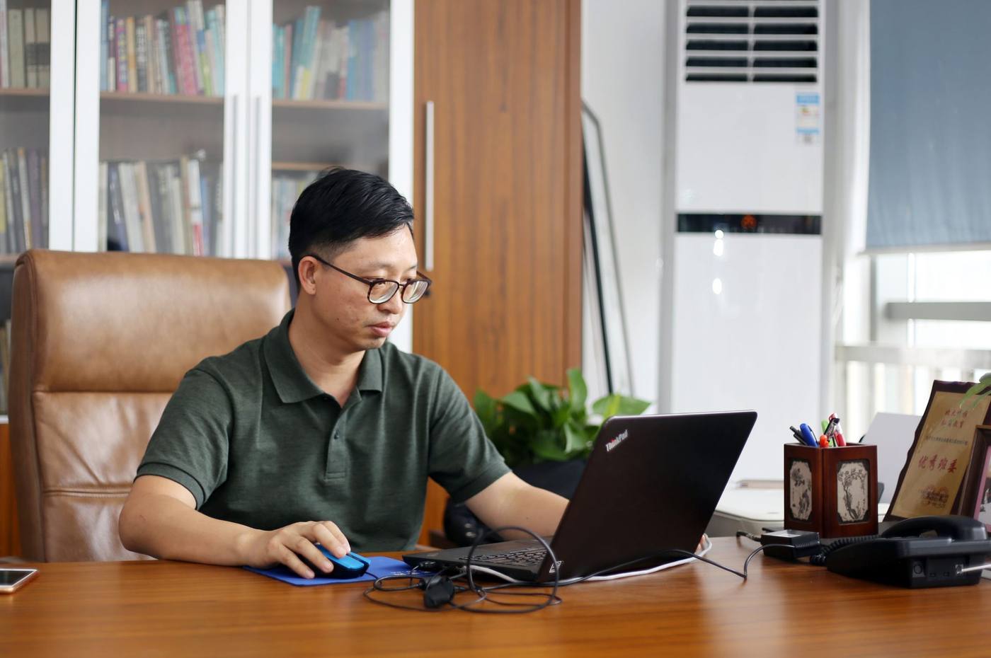 实战教学模式 🔧 实景实操 - 橡果教育